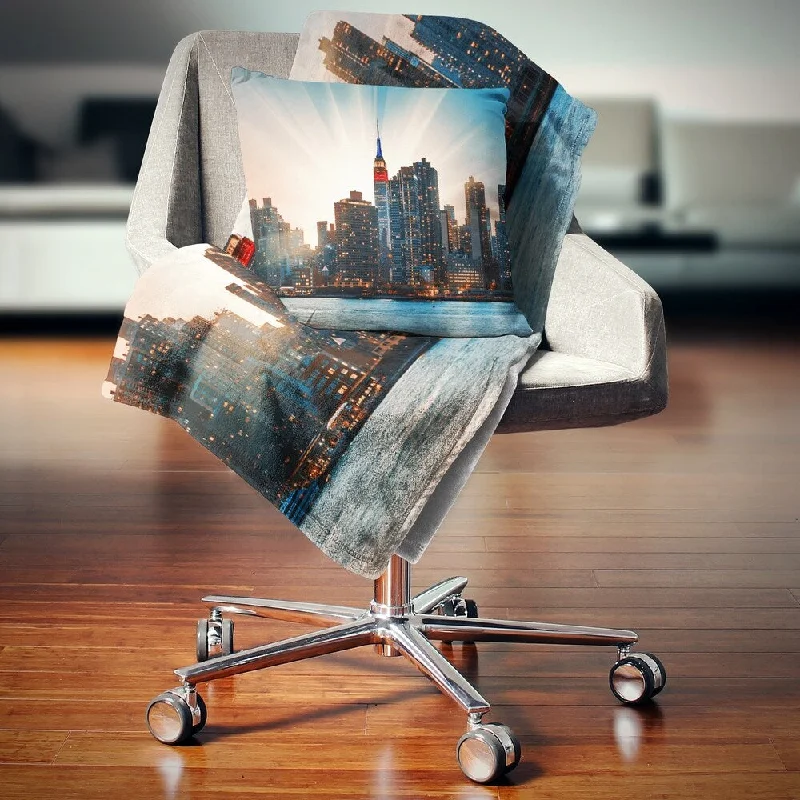 velvet plush throw blanket-Designart 'Manhattan Skyline at Bright Sunset' Throw Blanket