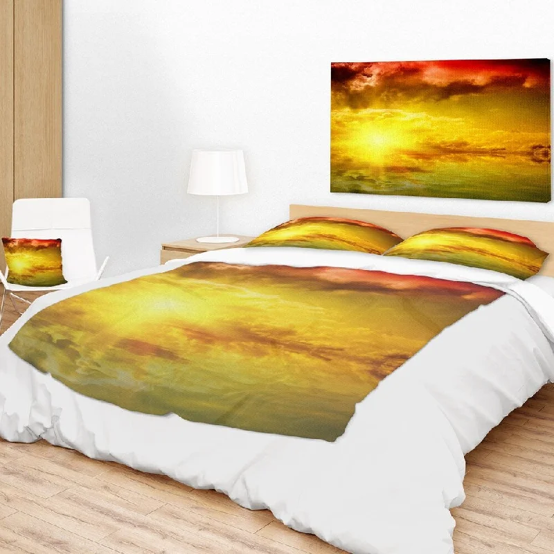 lightweight summer throw blanket-Designart 'Red Dramatic Sky with Yellow Sun' Landscape Fleece Throw Blanket