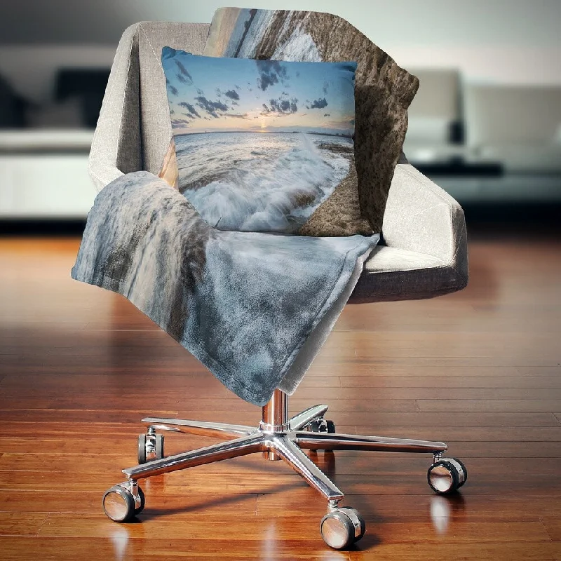 stain-resistant couch throw blanket-Designart 'Sydney Sunset at La Per House' Seascape Throw Blanket